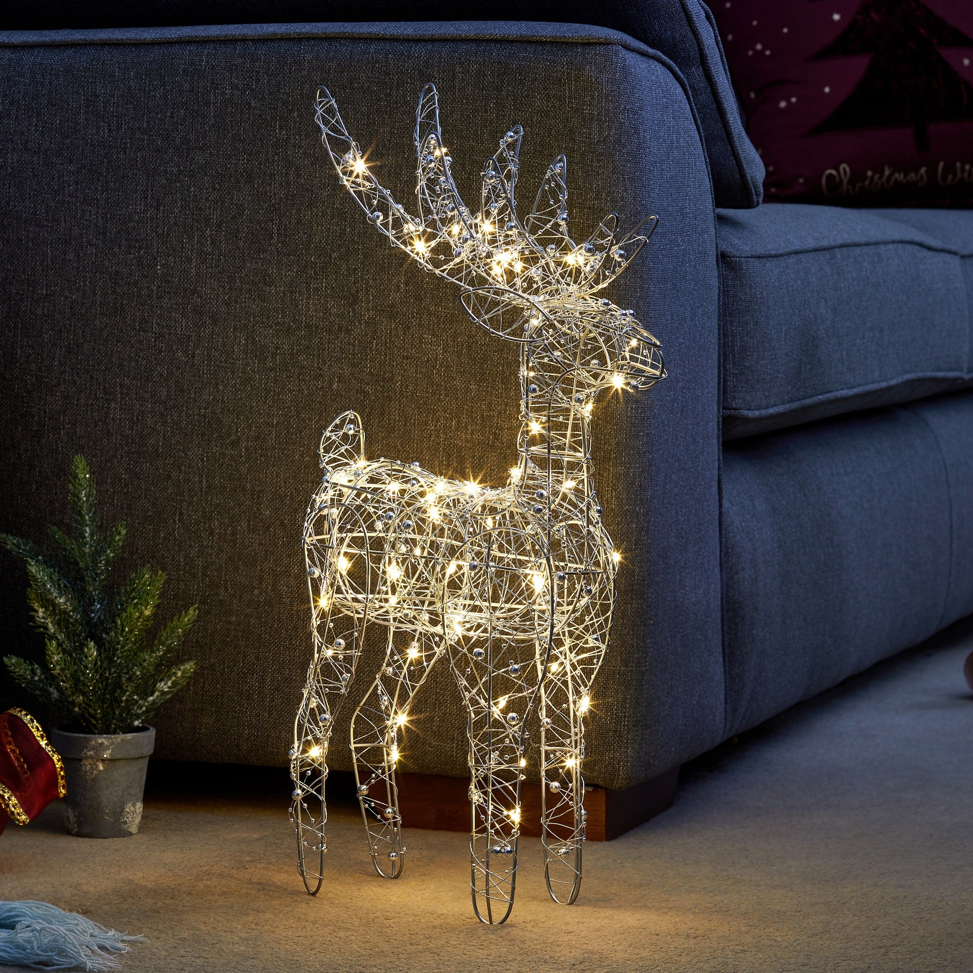 Silver Wire Reindeer with 60 Warm White LEDs Promo ✔️ Three Kings Silver Wire Reindeer With 60 Warm White LEDs ❤️ -UK Christmas World Sales Store 2532023 WonderDeer Insitu